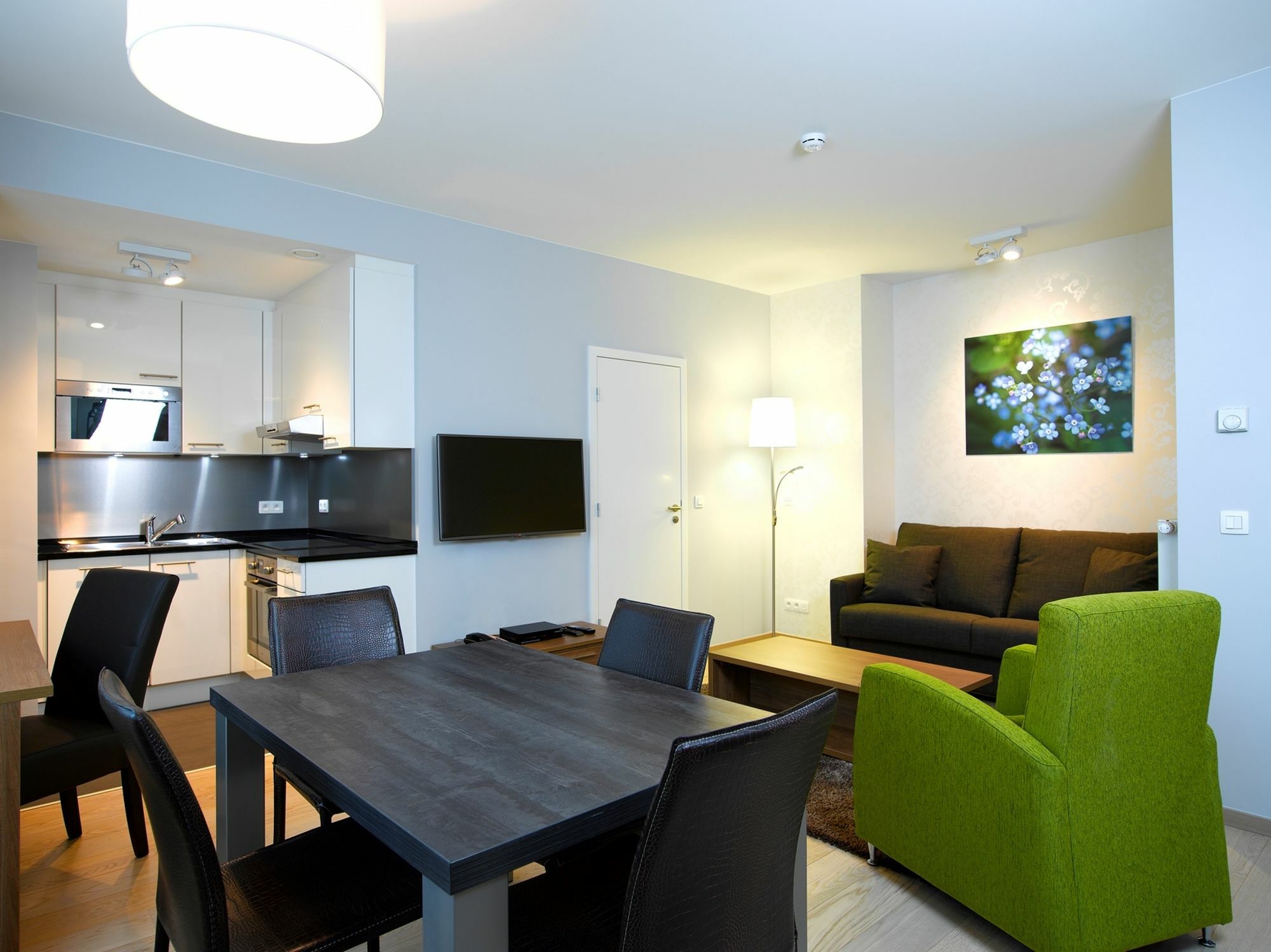 Thon Residence Florence Aparthotel Brussel Bagian luar foto