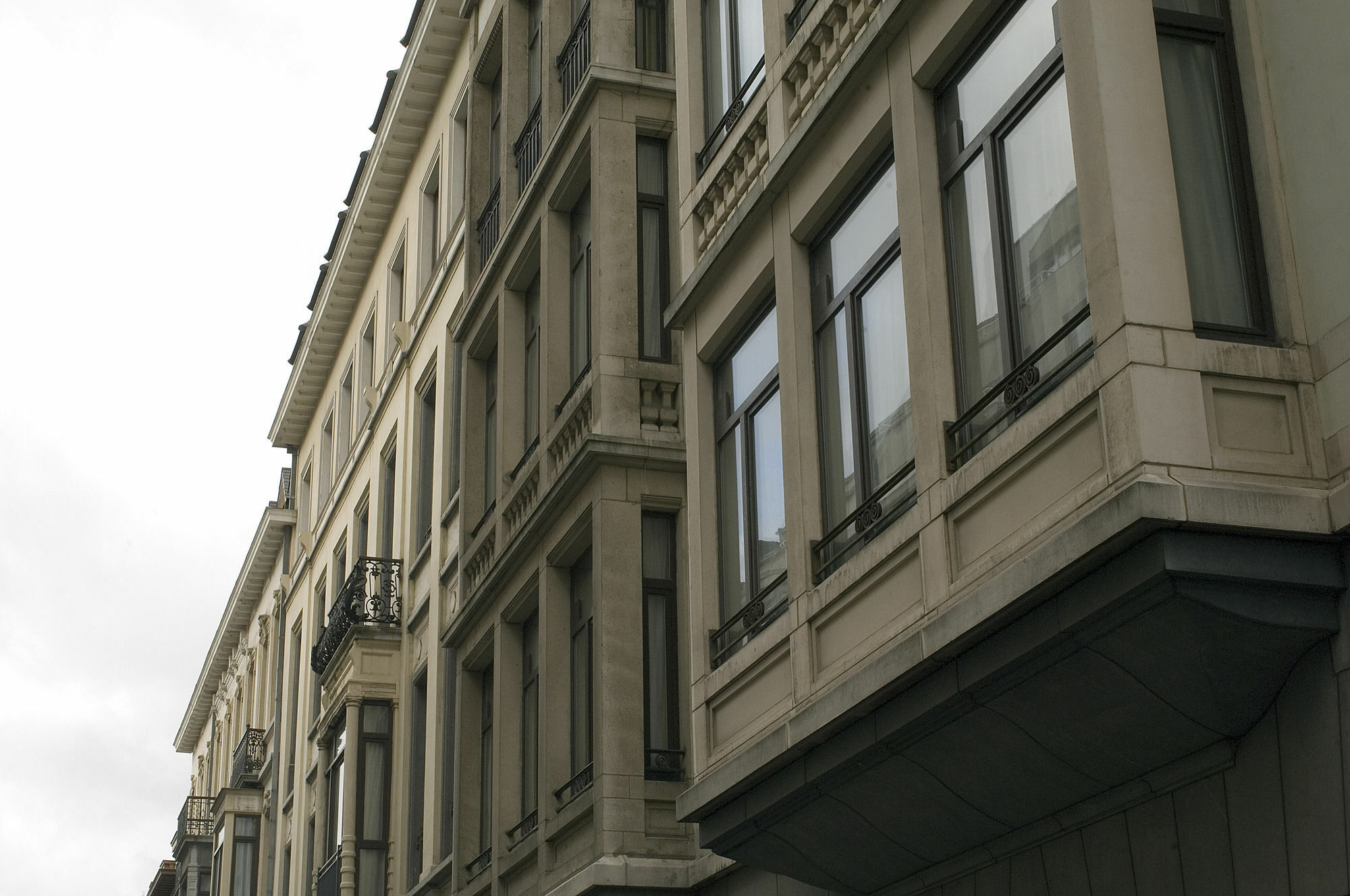 Thon Residence Florence Aparthotel Brussel Bagian luar foto